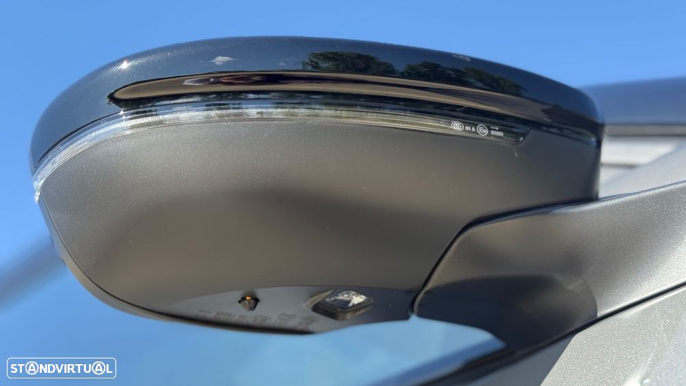 Peugeot e-2008 54 kWh GT - 16