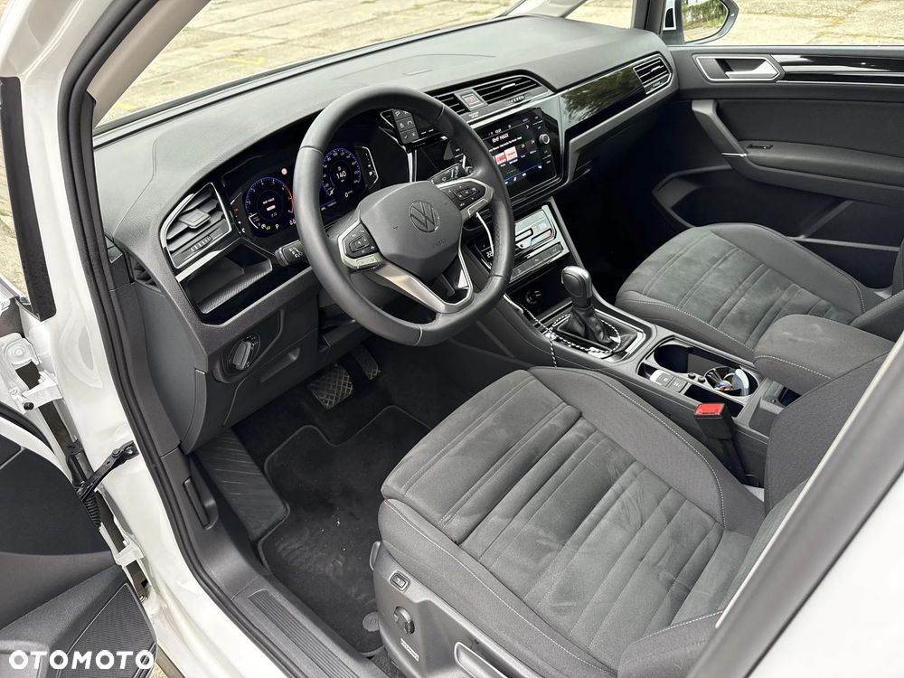 Volkswagen Touran - 18