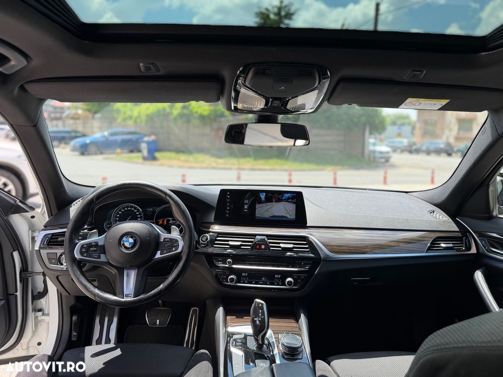 BMW Seria 5 550i xDrive AT - 9