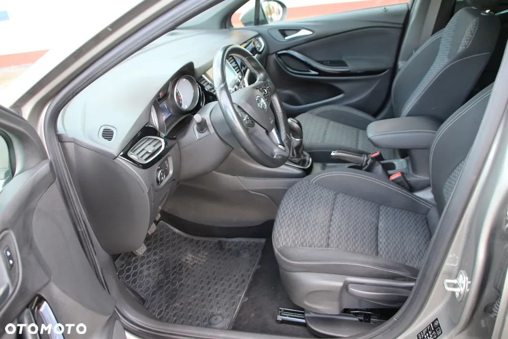 Opel Astra 1.4 Turbo Business - 24