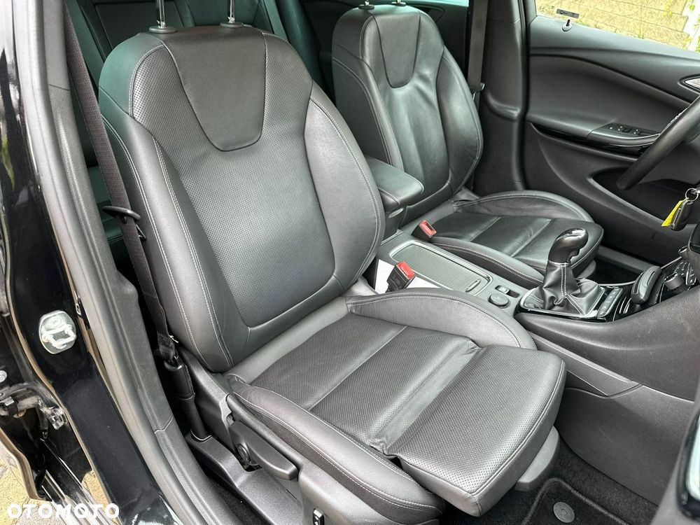 Opel Astra 1.6 Turbo Start/Stop Dynamic - 9