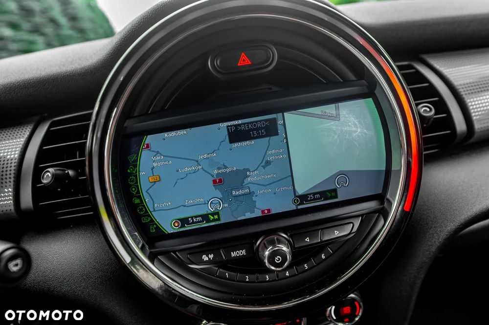 MINI Cooper Essential Trim - 25