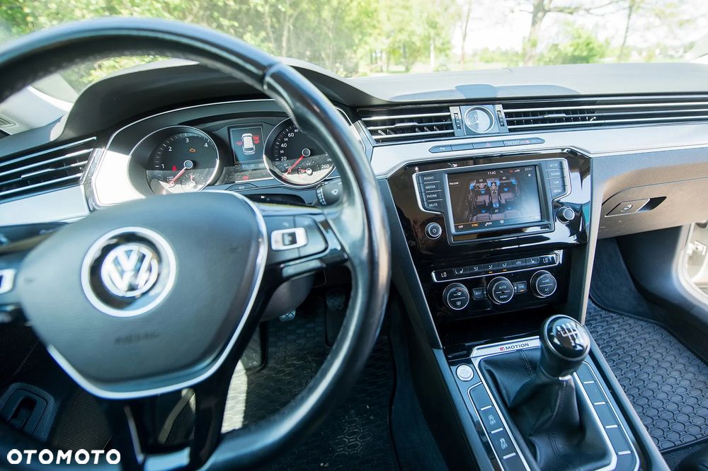 Volkswagen Passat 2.0 TDI BMT 4Mot Highline - 16