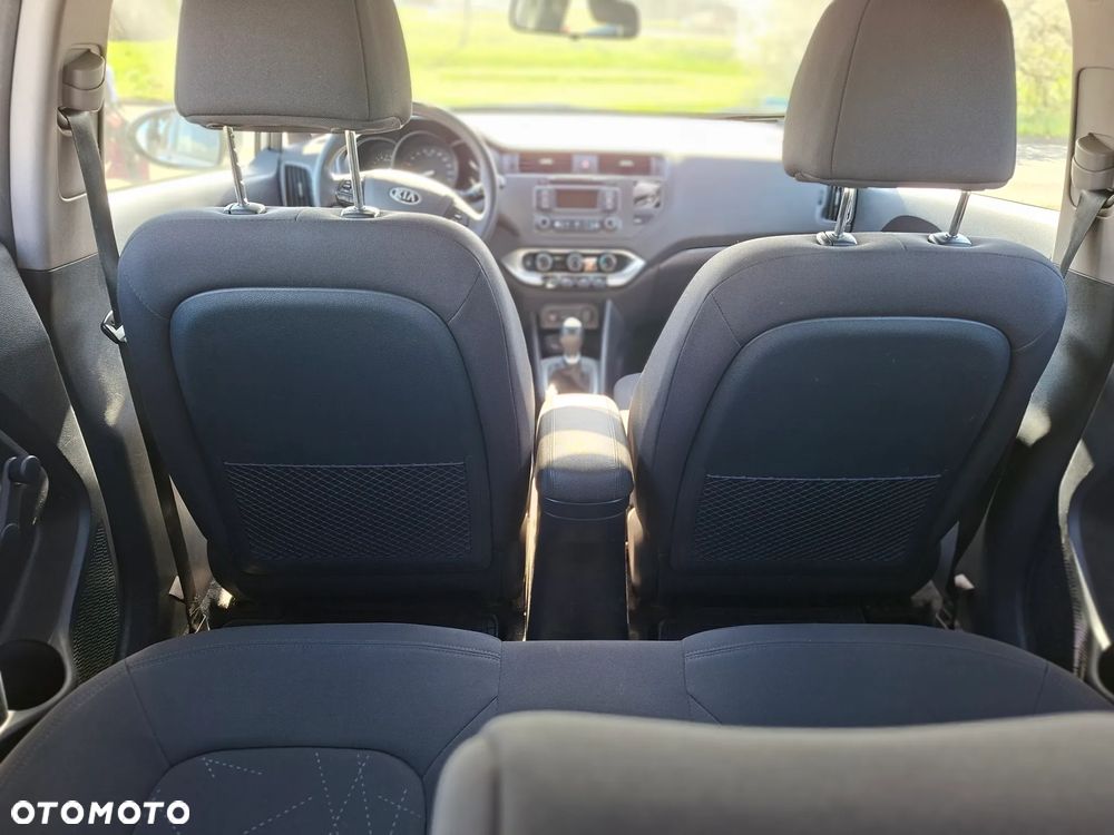 Kia Rio 1.4 M - 10