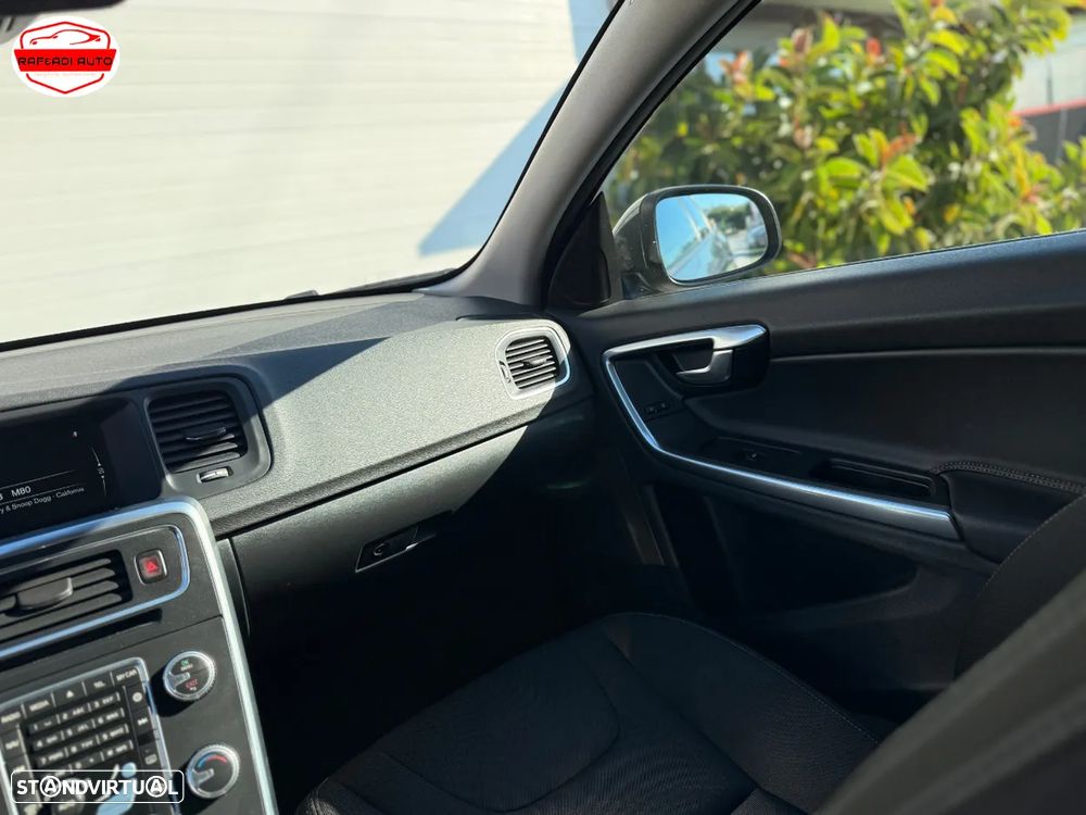 Volvo V60 1.6 D2 Momentum Eco - 14