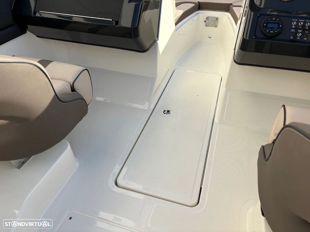 Bayliner V20 OB - 27