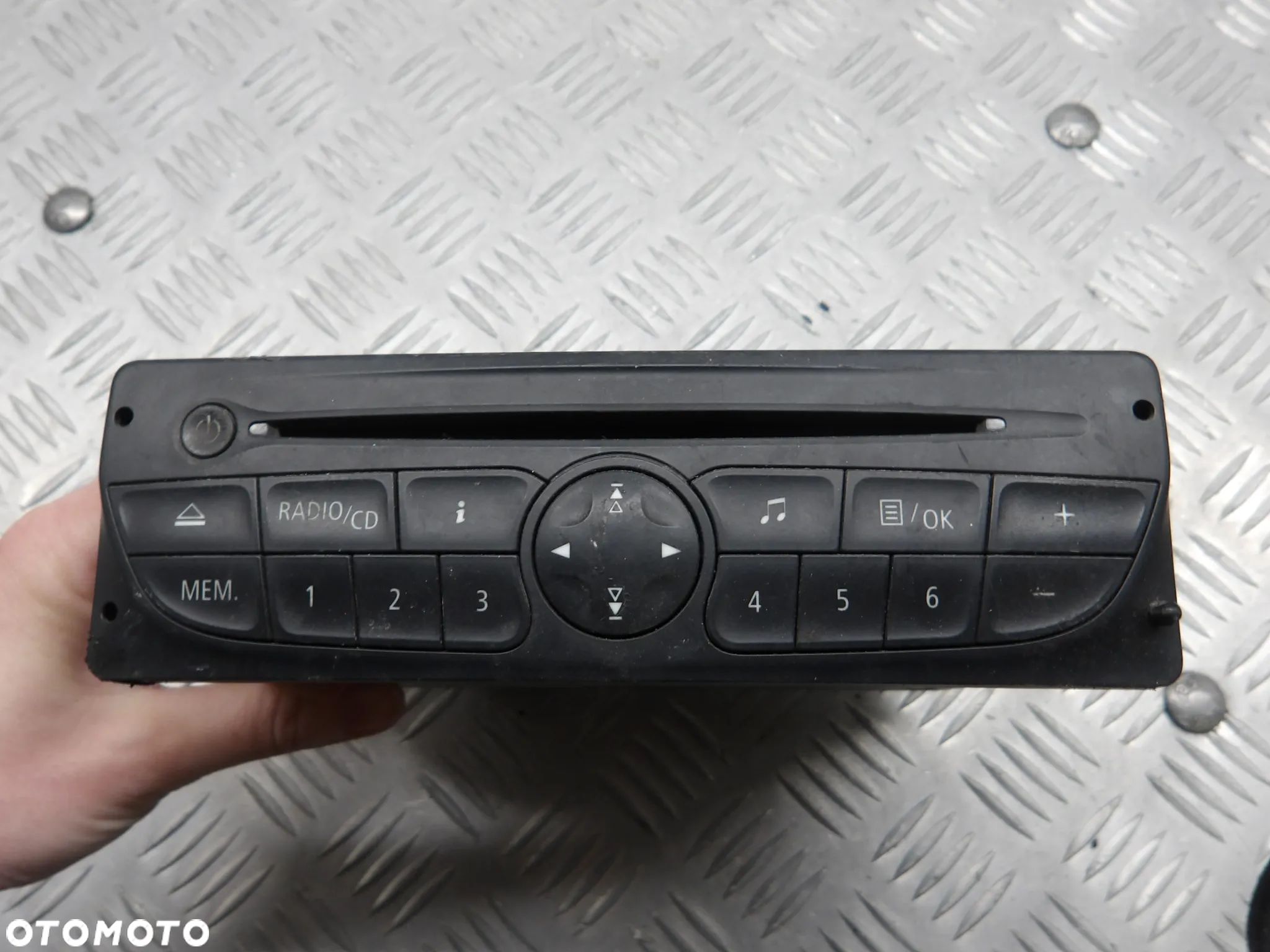 RENAULT KANGOO II 08-12 RADIO 281157520R - 1