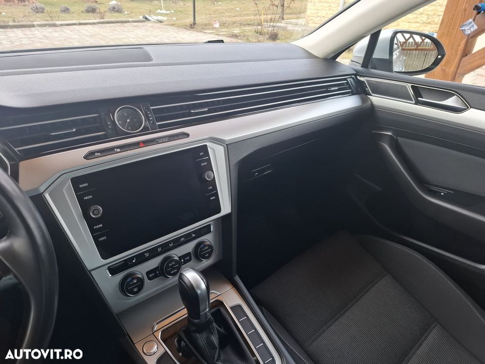 Volkswagen Passat 2.0 TDI DSG Comfortline - 9