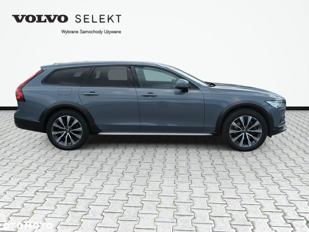 Volvo V90 Cross Country - 6