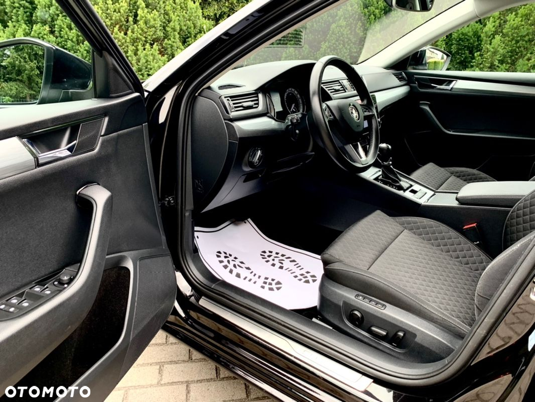 Skoda Superb Combi 1.6 TDI DSG Ambition - 22