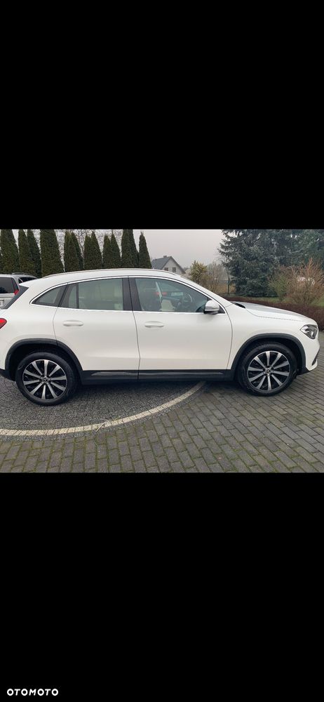 Mercedes-Benz GLA 200 - 8