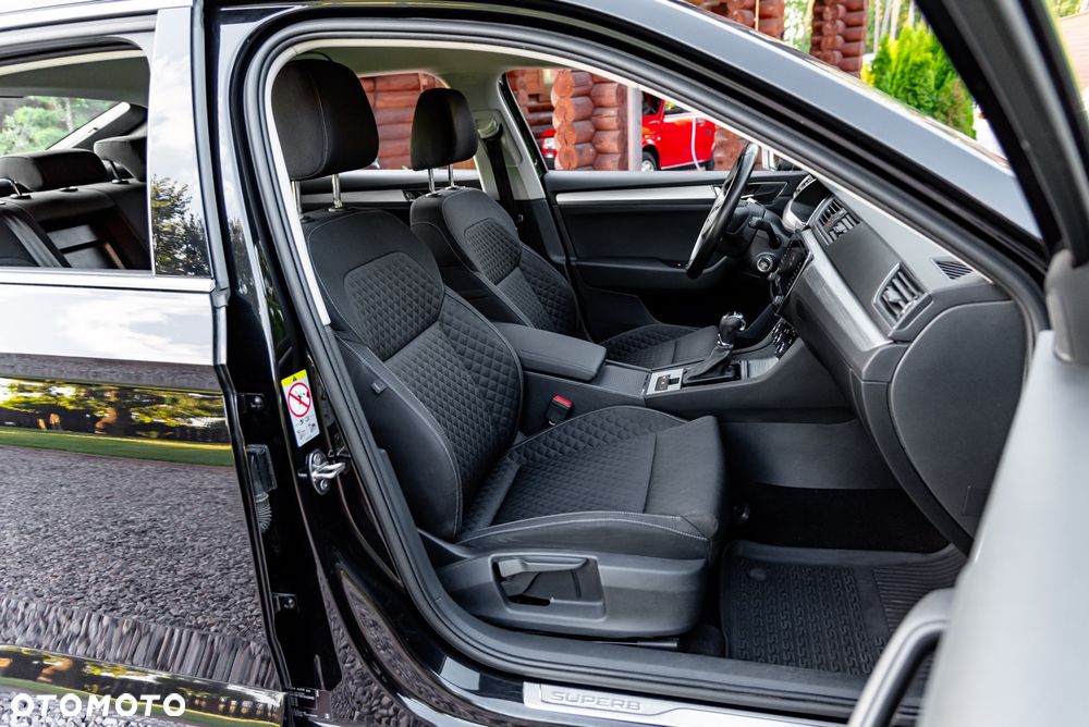 Skoda Superb 2.0 TDI DSG Style - 25