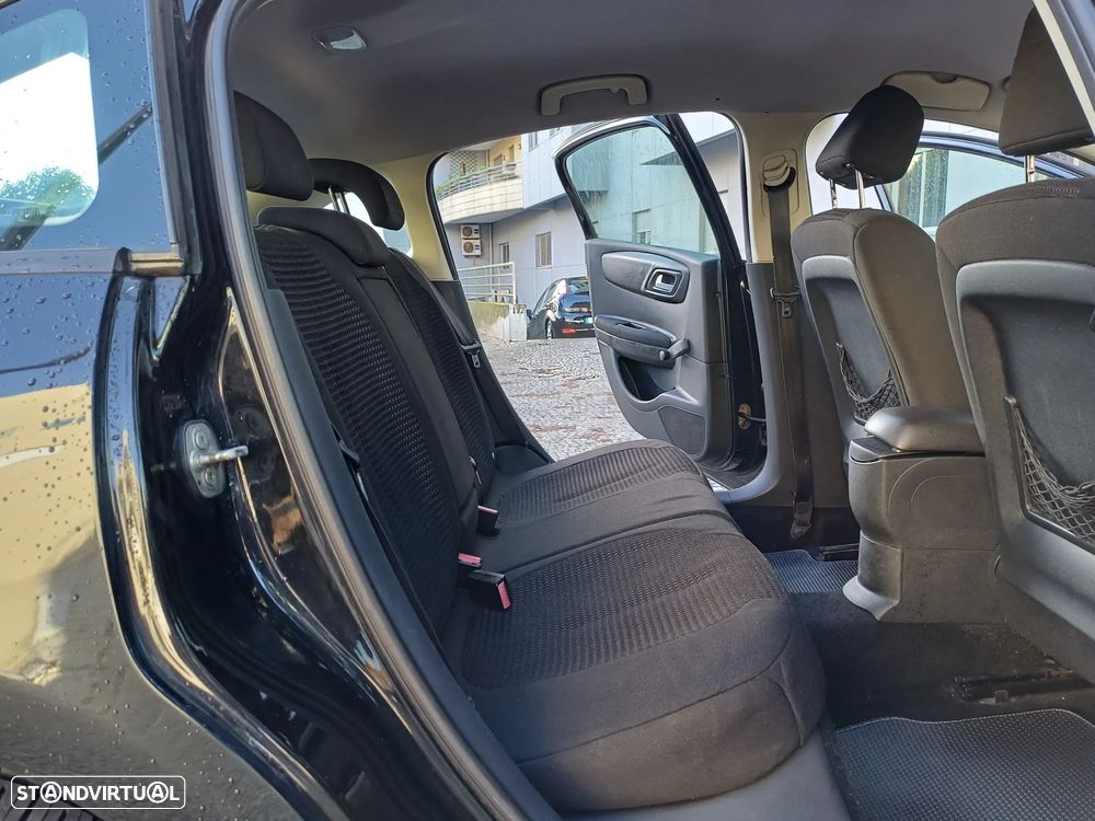 Citroën C4 1.6 HDi Exclusive - 29