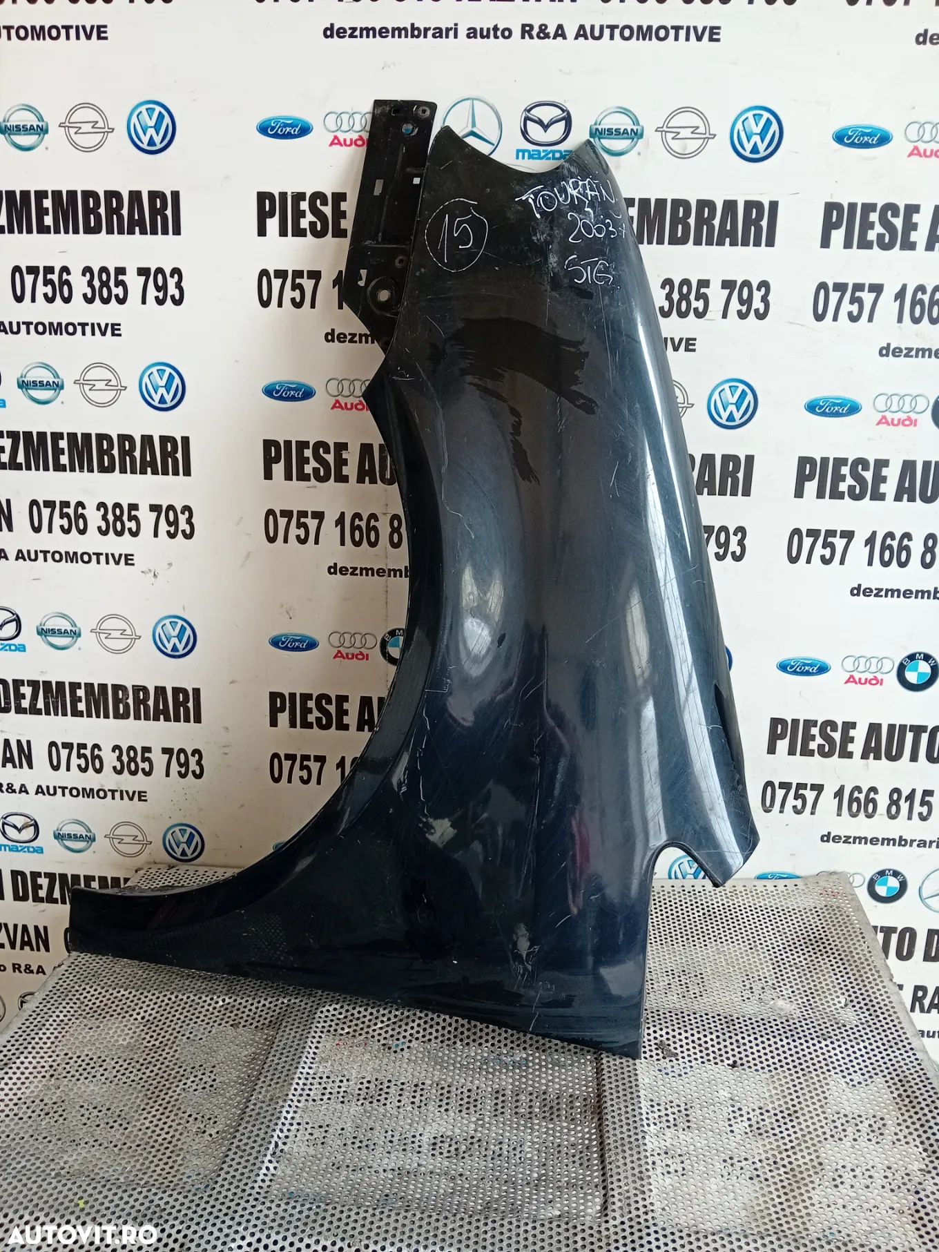 Aripa Stanga Vw Touran An 2003-2008 LICHIDARE STOC - 1