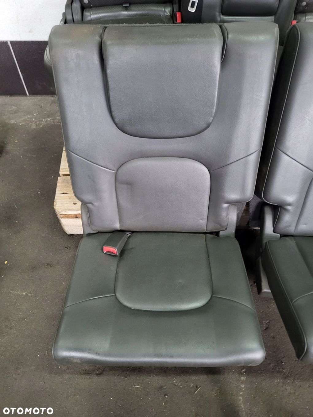NISSAN PATHFINDER R51 LIFT KANAPA 2 i 3 RZĄD DWA PASY 3GO RZĘDU - 2