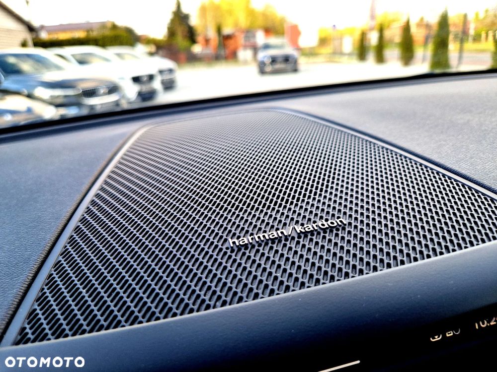 Volvo XC 60 B4 B Plus Dark - 20