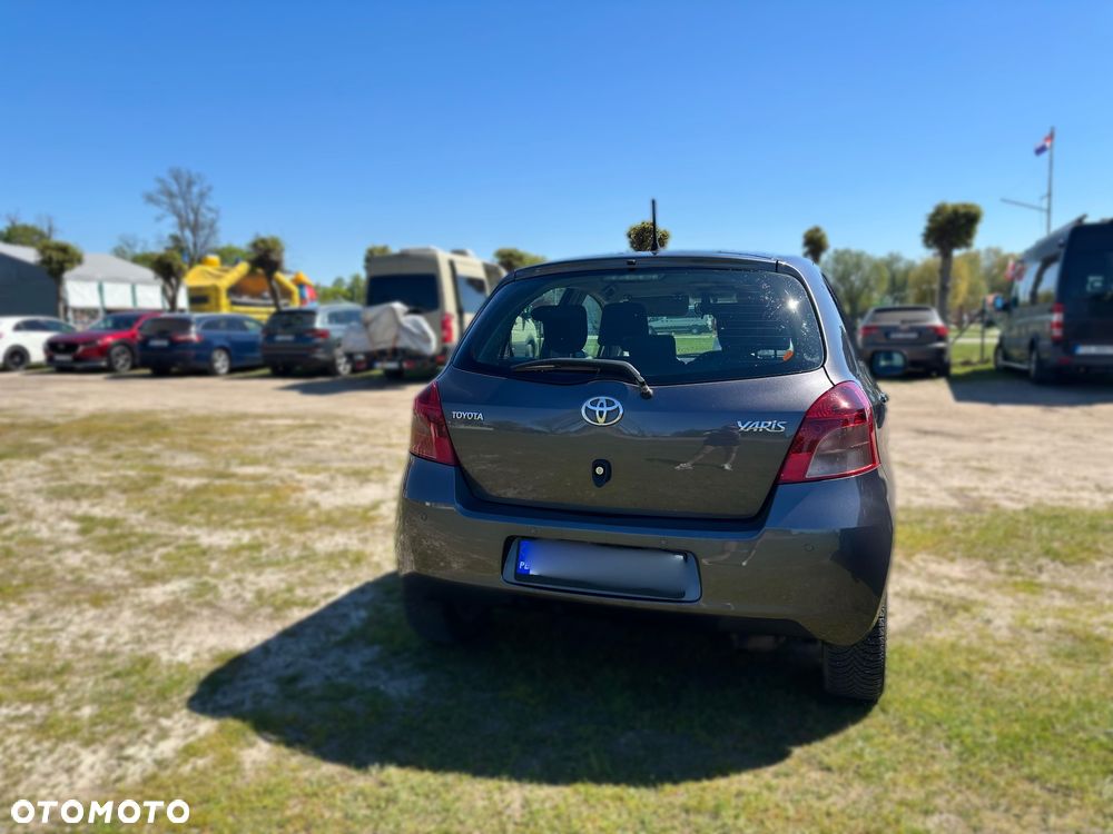 Toyota Yaris 1.3 Luna A/C - 4