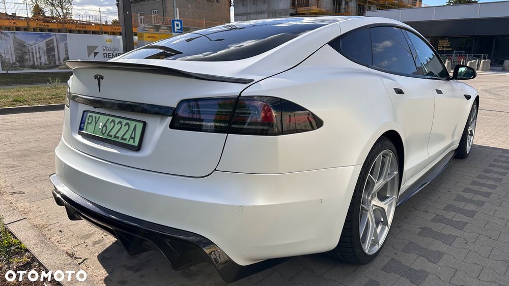 Tesla Model S - 7
