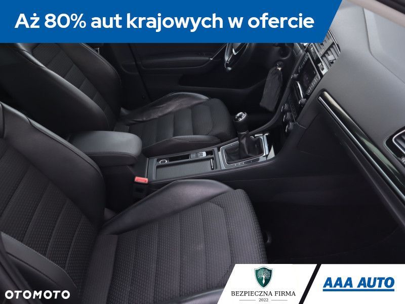 Volkswagen Golf - 11