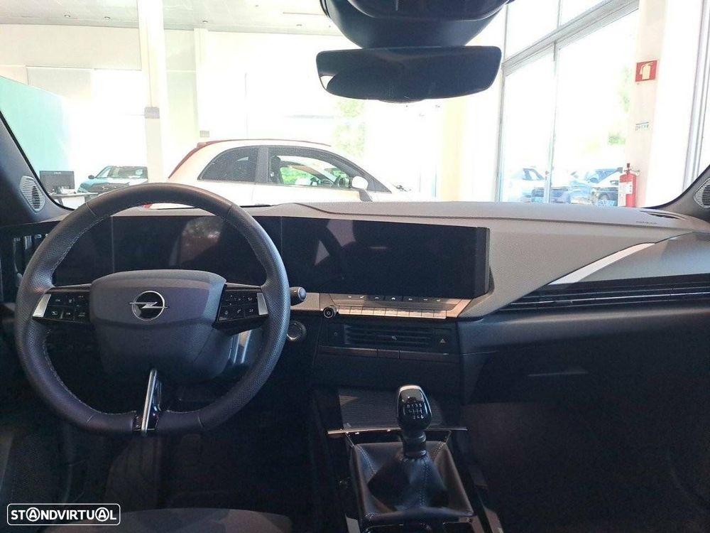 Opel Astra 1.2 T GS - 8