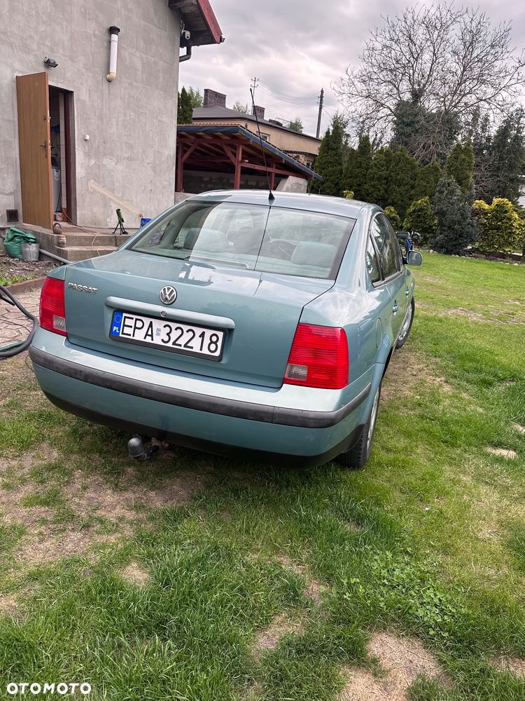 Volkswagen Passat 1.6 Comfortline - 5