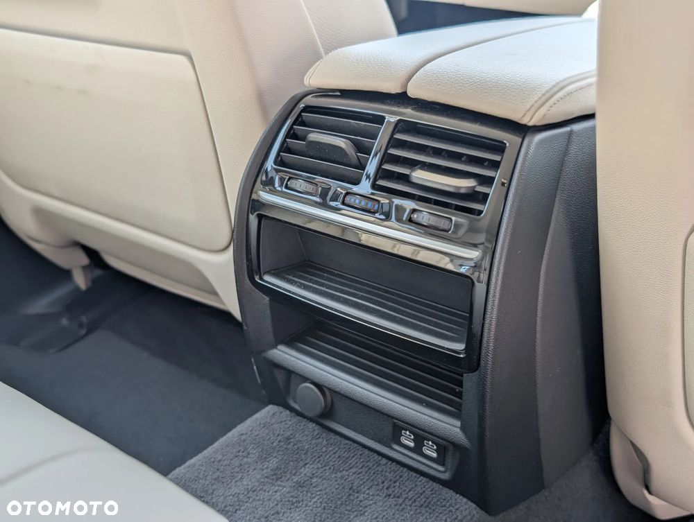BMW Seria 5 520d Luxury Line - 9