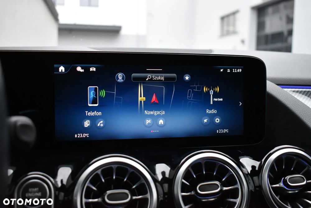 Mercedes-Benz GLA - 21