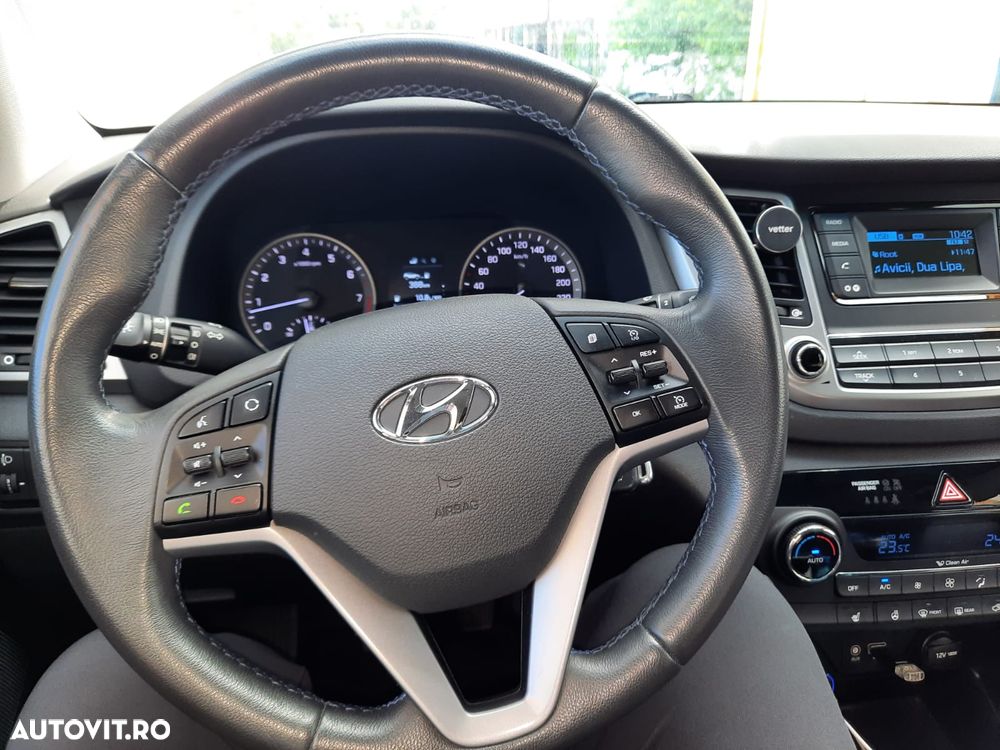 Hyundai Tucson - 2