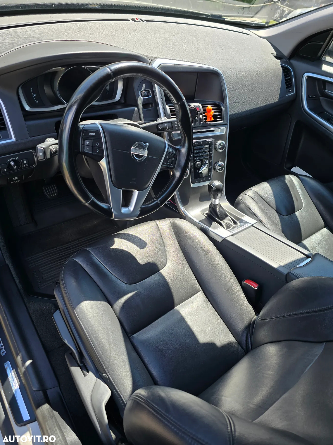 Volvo XC 60 D4 AWD Momentum - 3