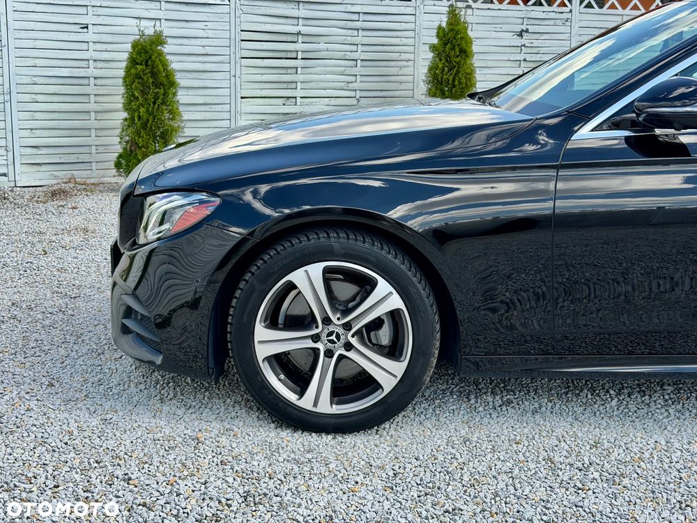 Mercedes-Benz Klasa E 300 9G-TRONIC AMG Line - 22