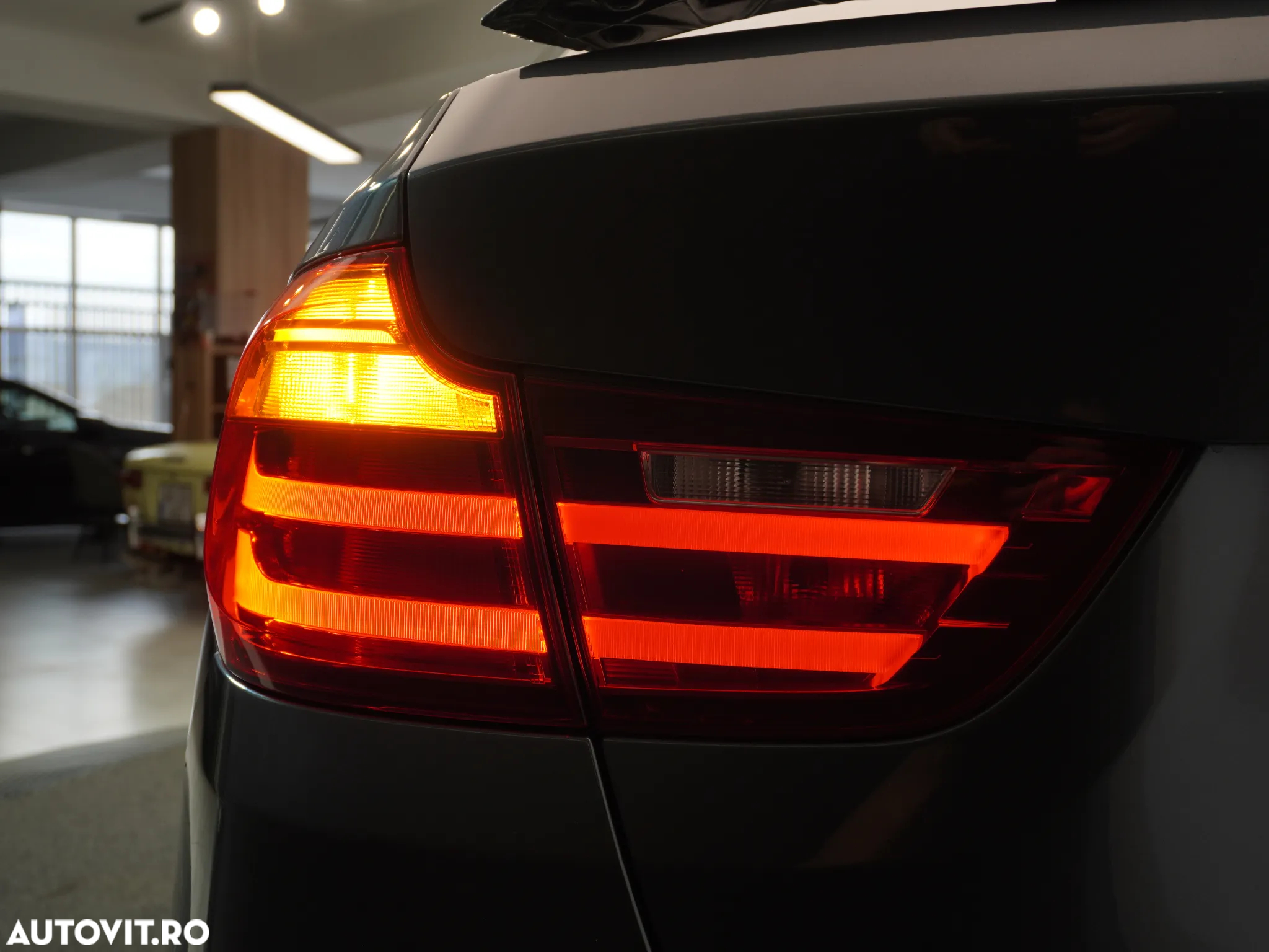 BMW Seria 3 318d - 13