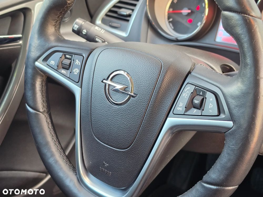 Opel Astra 1.4 Turbo Exklusiv - 28