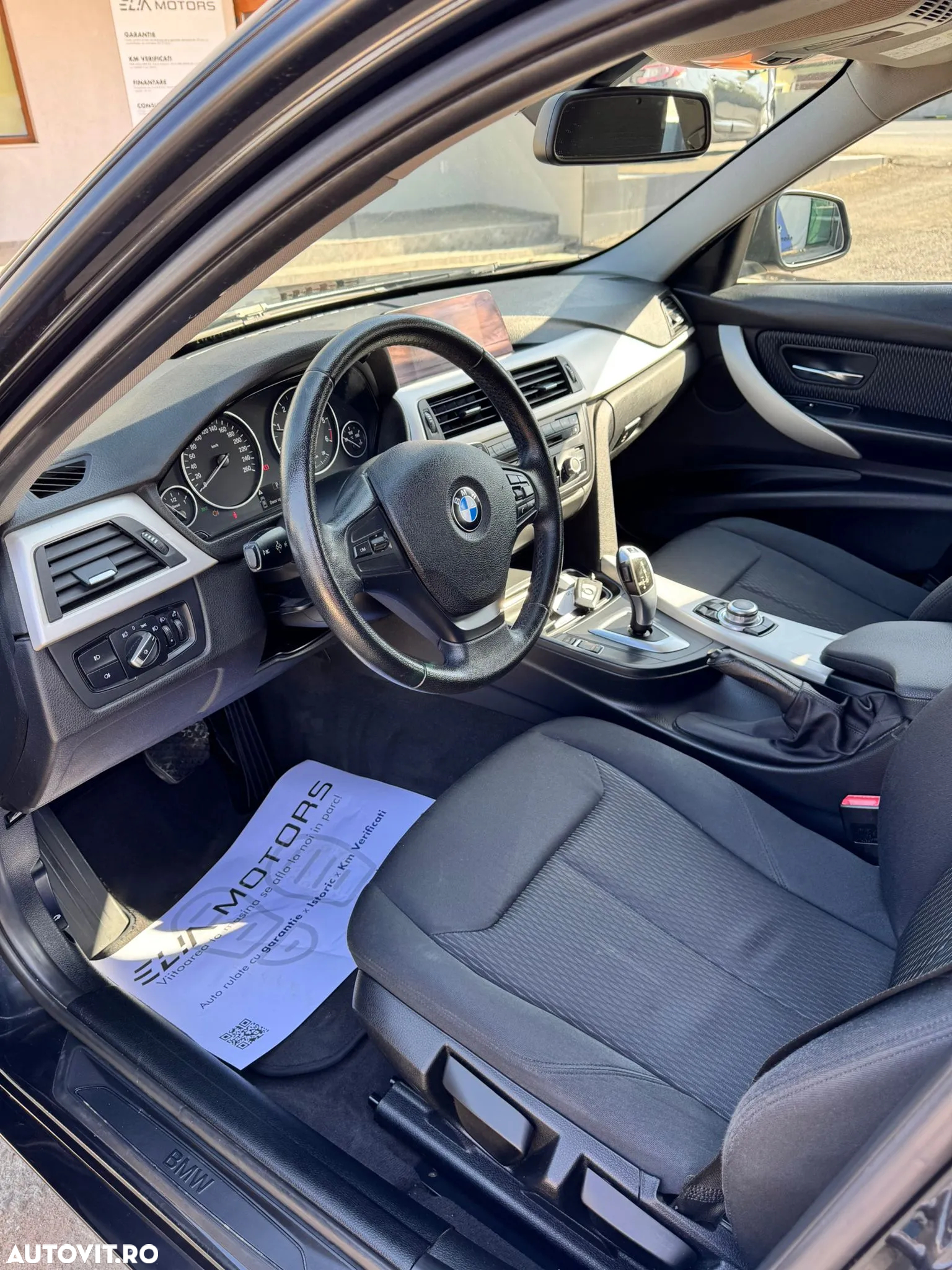 BMW Seria 3 318d Touring Aut. - 10