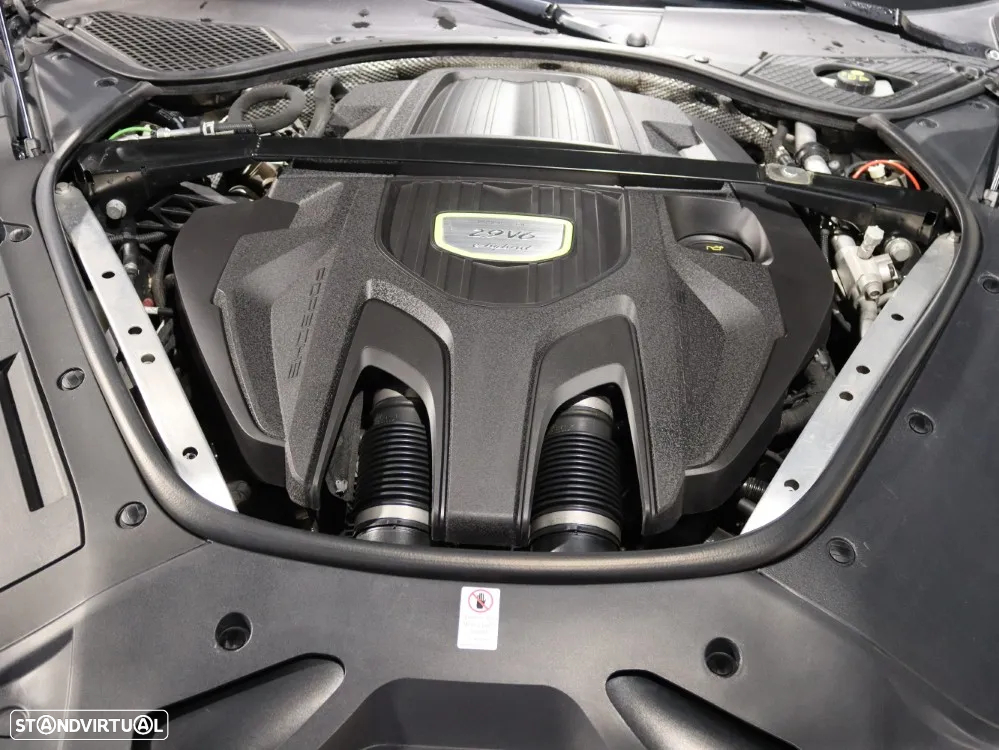 Porsche Panamera 4 E-Hybrid - 43