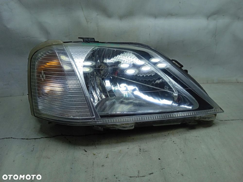 Lampa Prawa Przód Dacia Logan - 3