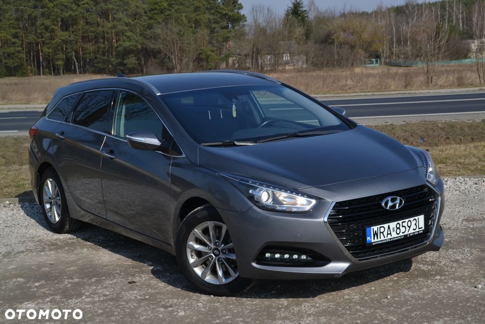 Hyundai i40 Kombi blue 1.6 Space - 12