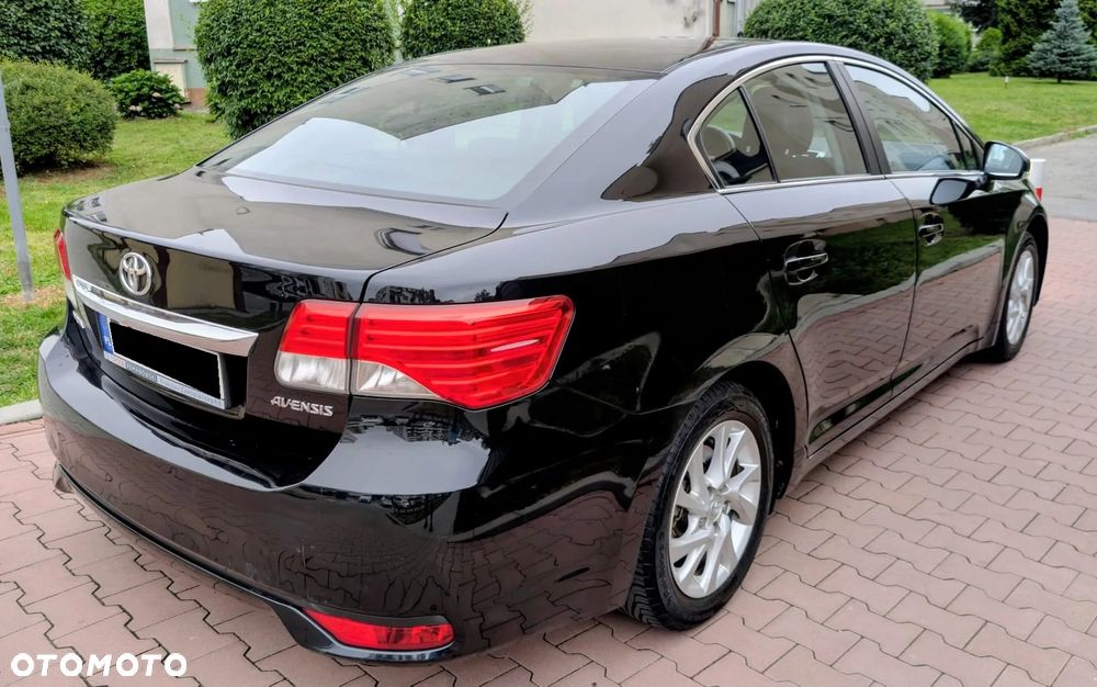 Toyota Avensis 1.6 Premium - 4