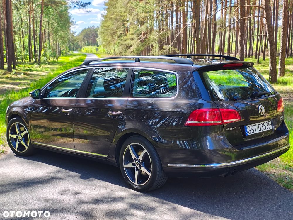 Volkswagen Passat - 12
