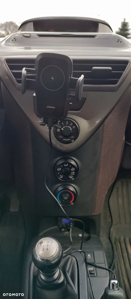 Toyota iQ 1.0 - 11