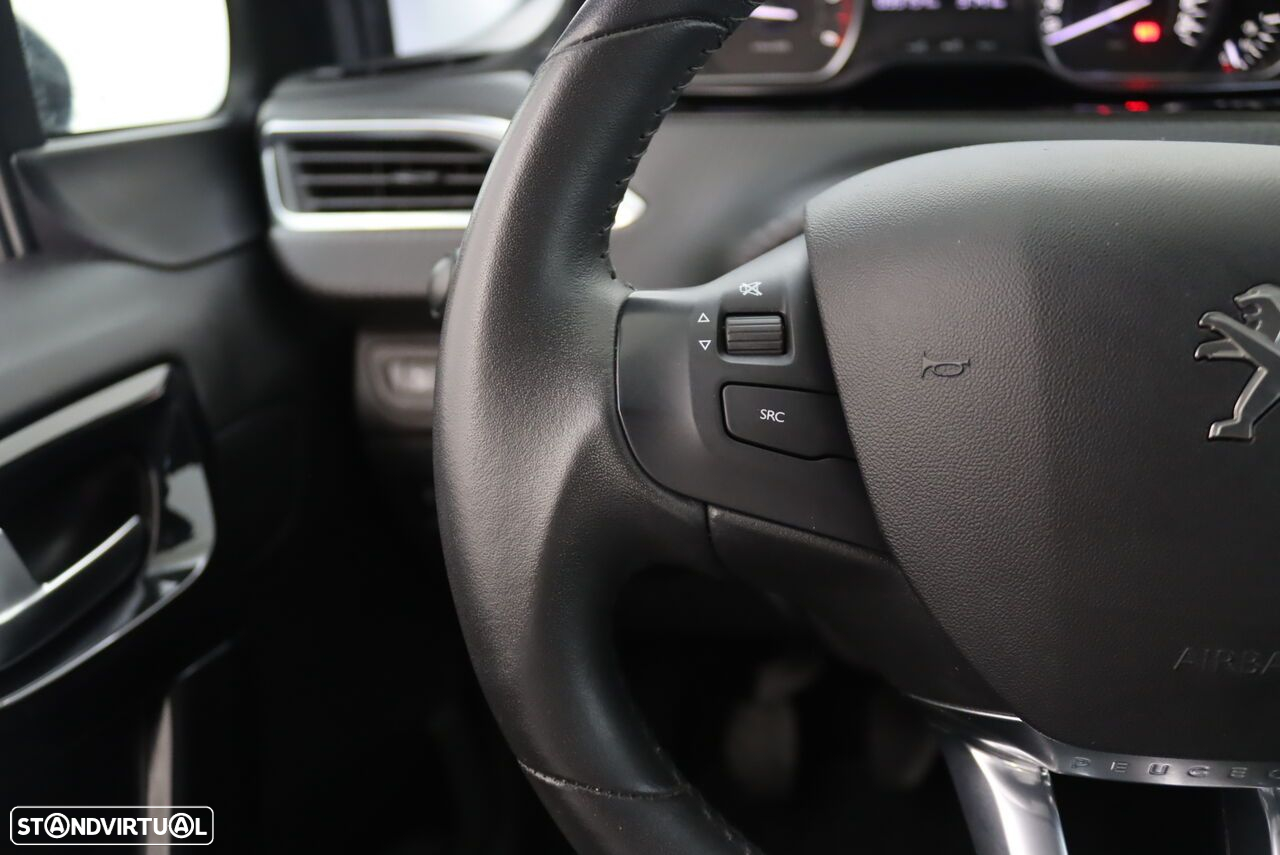 Peugeot 2008 1.5 BlueHDi Signature - 11
