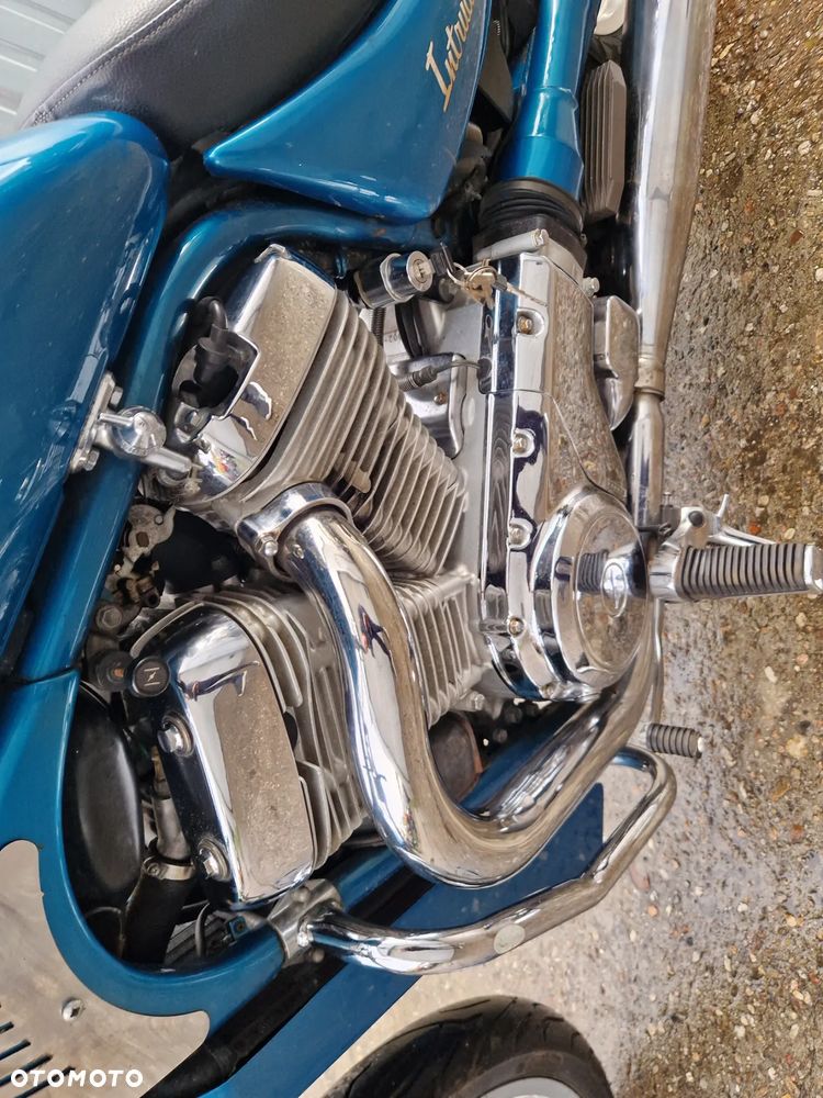 Suzuki Intruder - 27