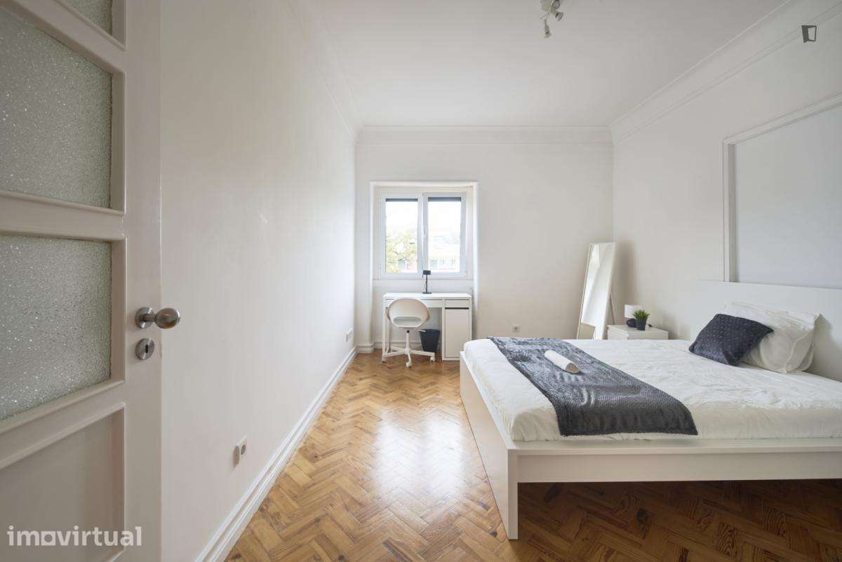 Quarto - localizado em Entrecampos Lisbon - Grande imagem: 5/51