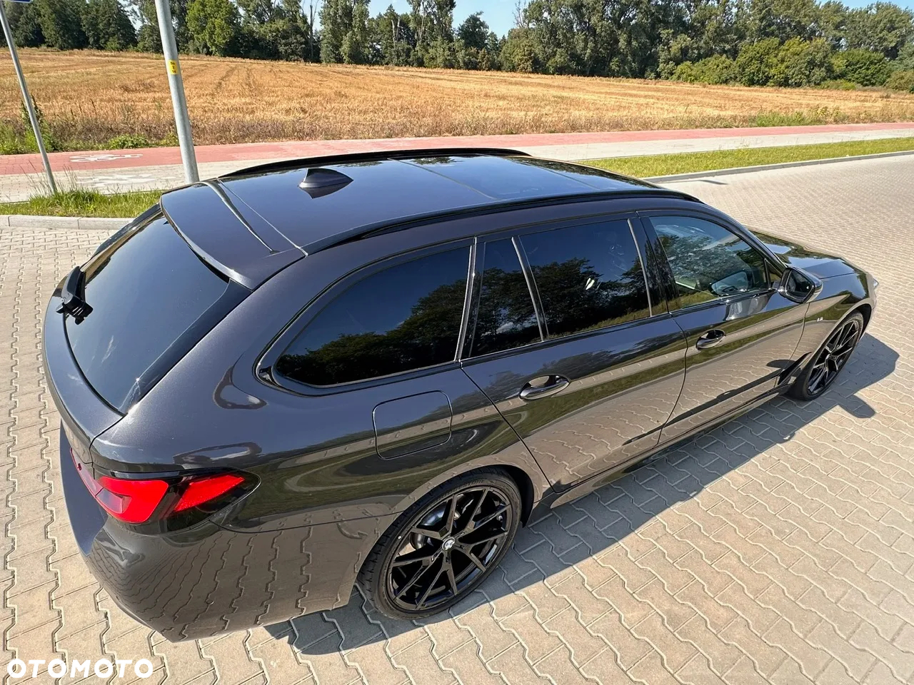 BMW Seria 5 520d xDrive Touring M Sport Edition - 10