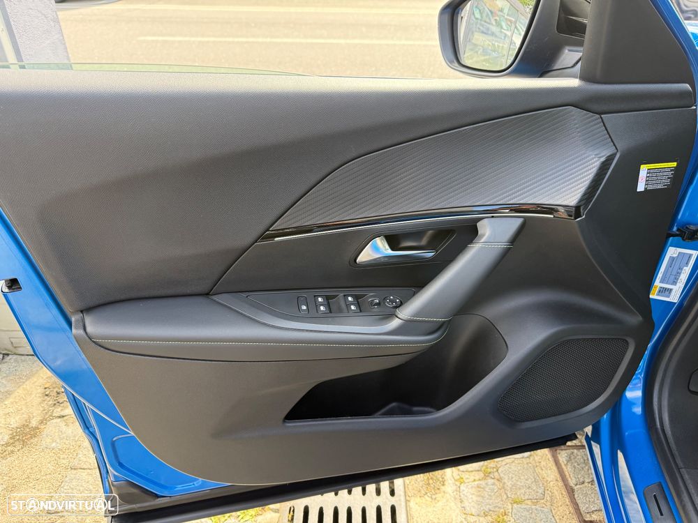 Peugeot e-2008 GT - 17