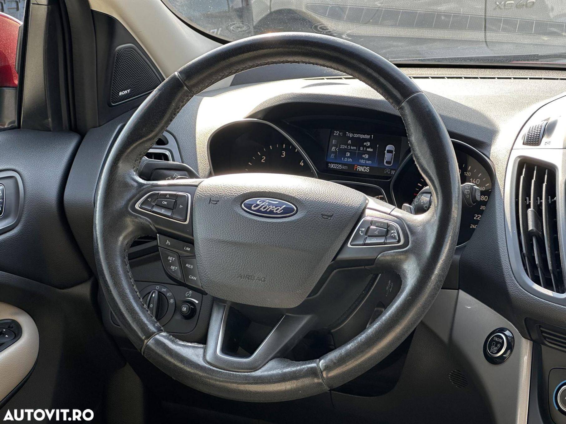 Ford Kuga - 10