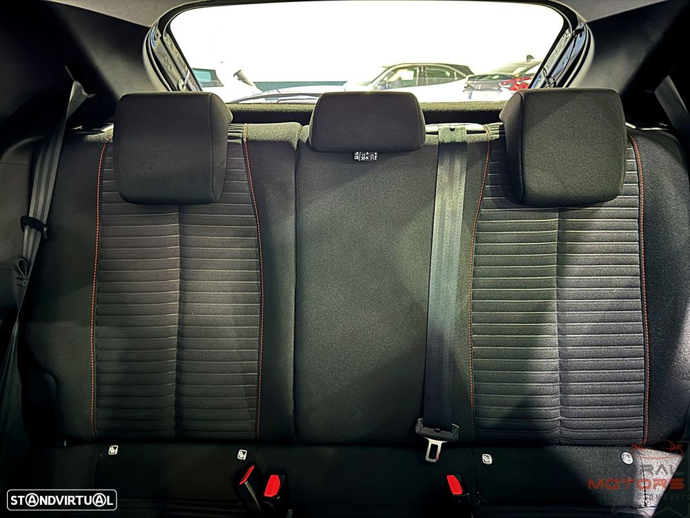 Peugeot 208 1.2 PureTech SE Style - 35