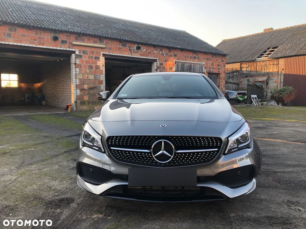 Mercedes-Benz CLA 200 7G-DCT - 3