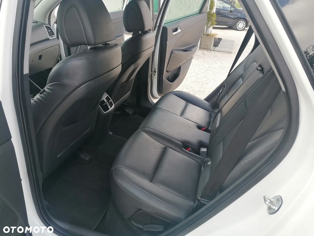 Hyundai Tucson 2.0 CRDi 4WD Automatik Style - 34