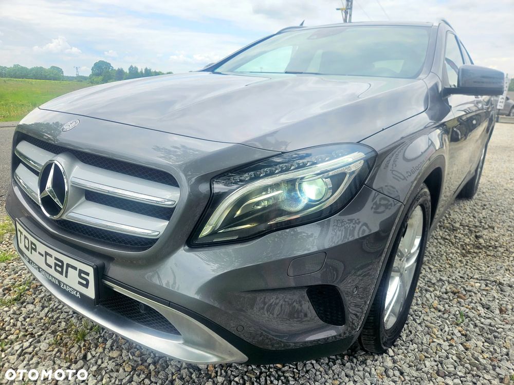 Mercedes-Benz GLA - 12