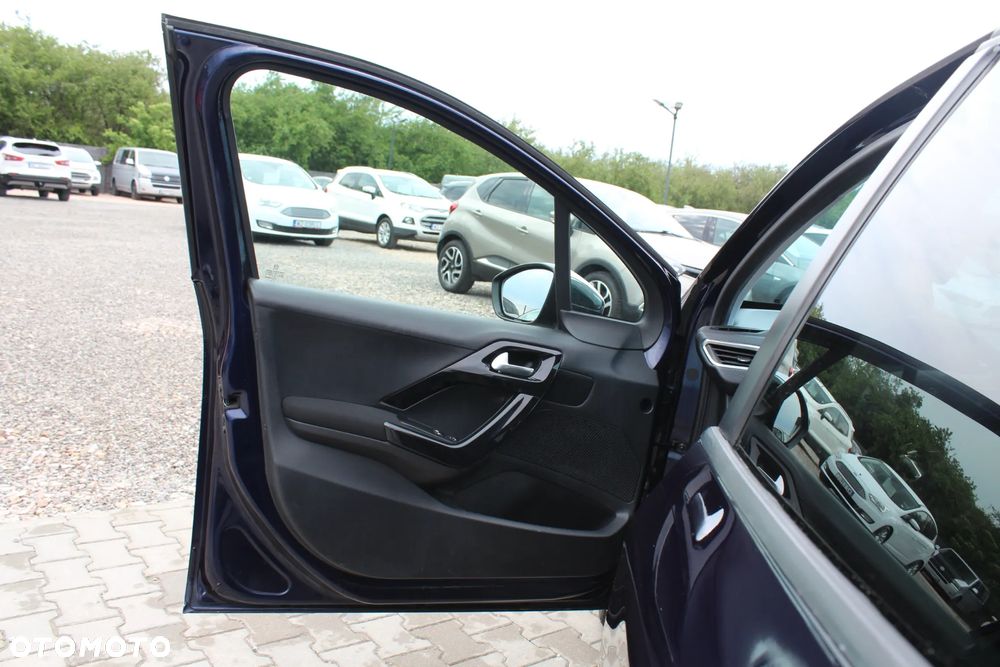 Peugeot 208 PureTech 82 Allure - 15